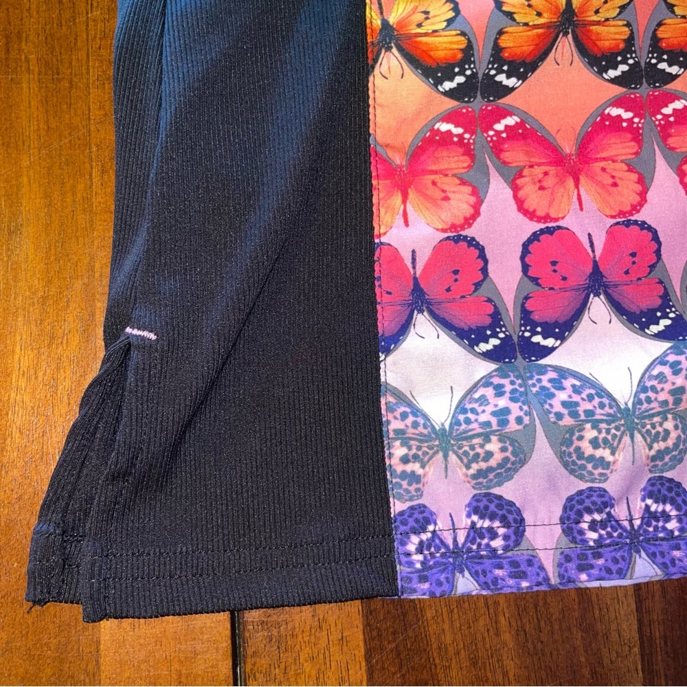 Butterfly Scrub Top! - Picture 8 of 9